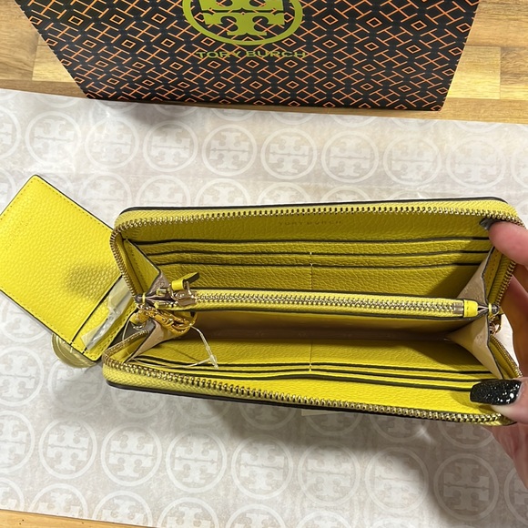 Tory Burch Wallet - Picture 5 of 9